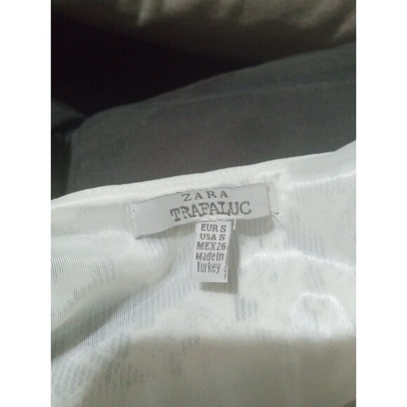 Zara Trafaluc  Women’s Lined White Lace Mini With Low Back Dress.  Size S. B45 - Picture 3 of 4